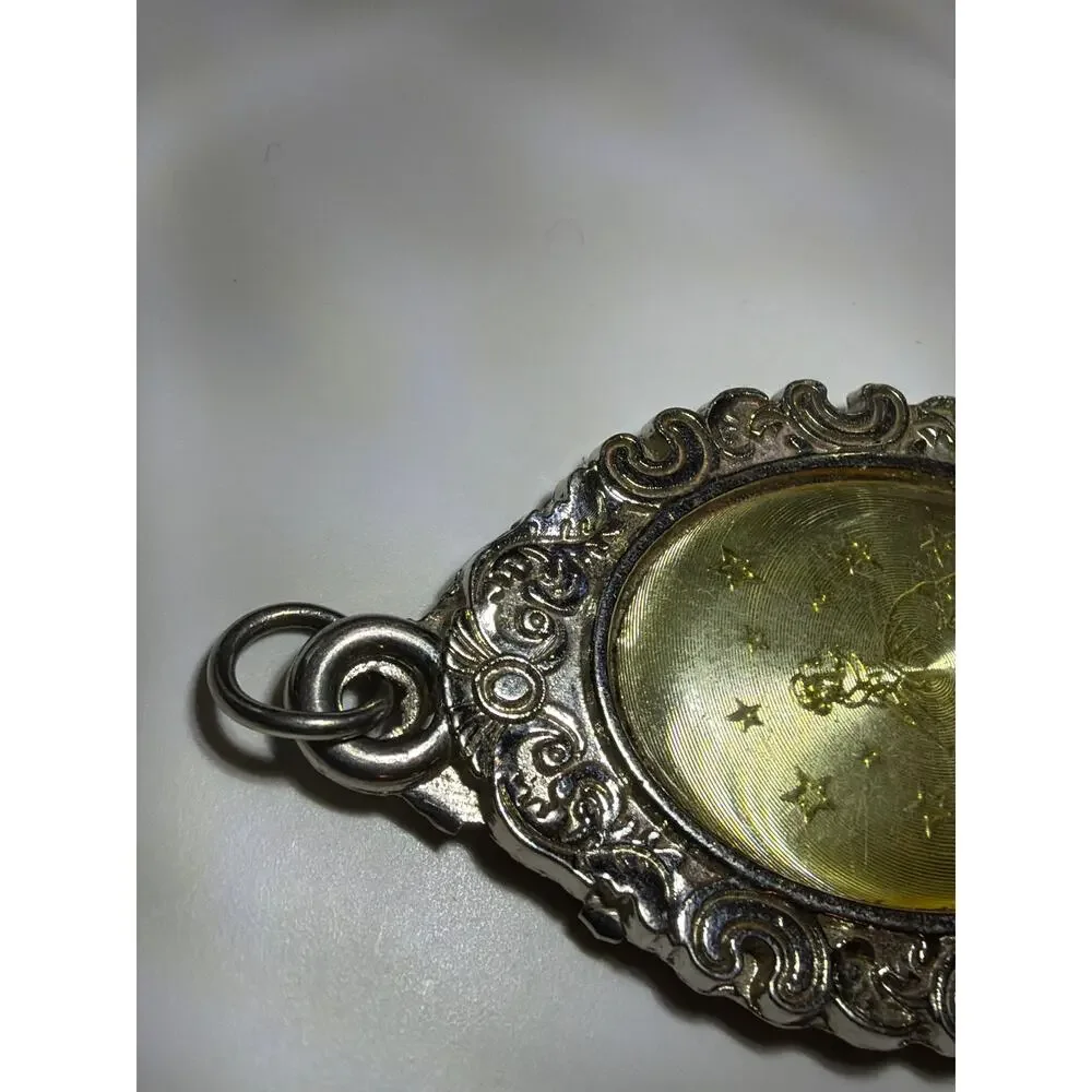 Vintage Style Oval Pendant Princess Stars Gold Tone Ornate Silver Charm Belle ?